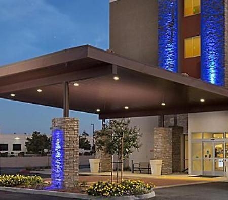 Holiday Inn Express Visalia-Sequoia Gateway Area By Ihg Exteriör bild