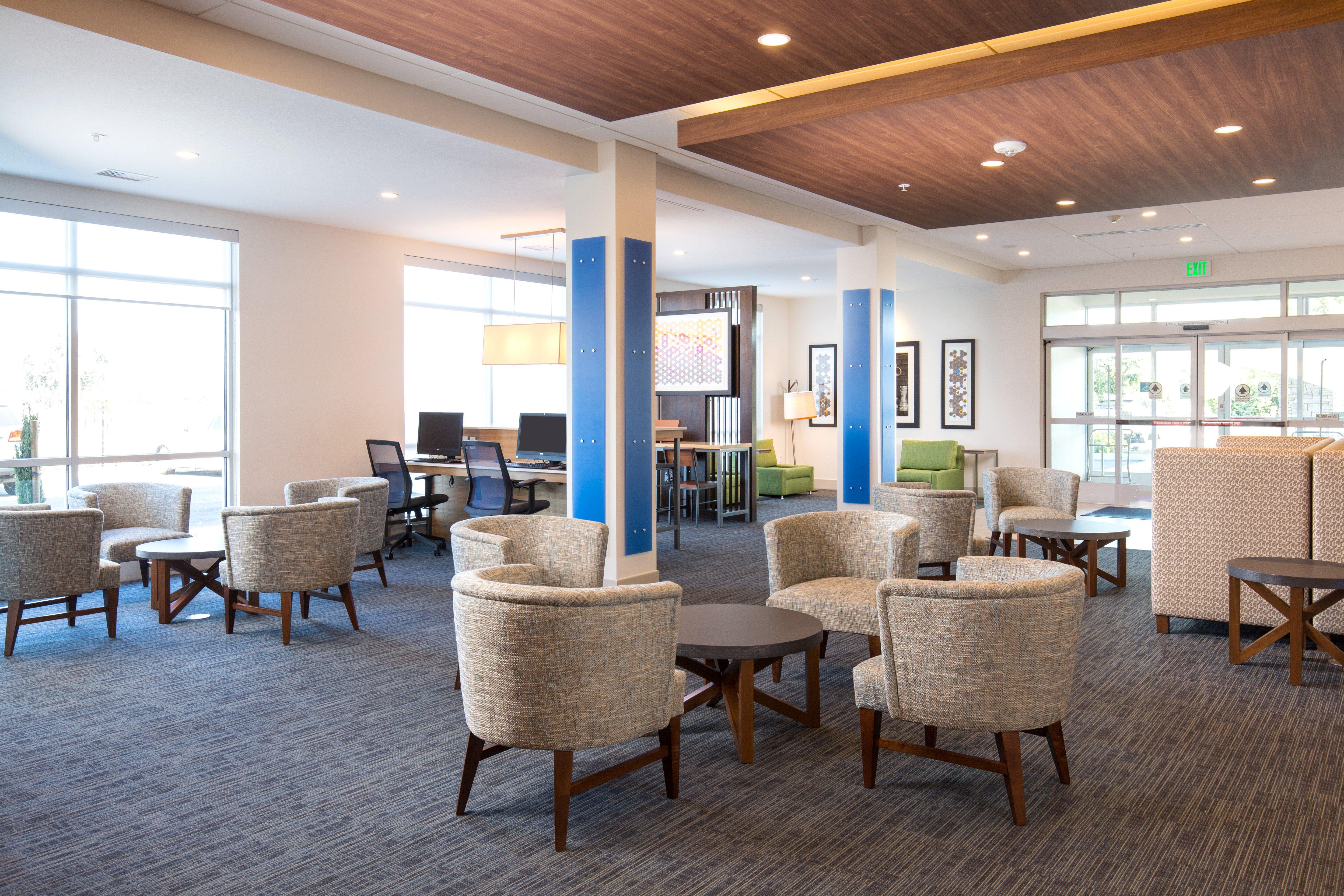 Holiday Inn Express Visalia-Sequoia Gateway Area By Ihg Exteriör bild