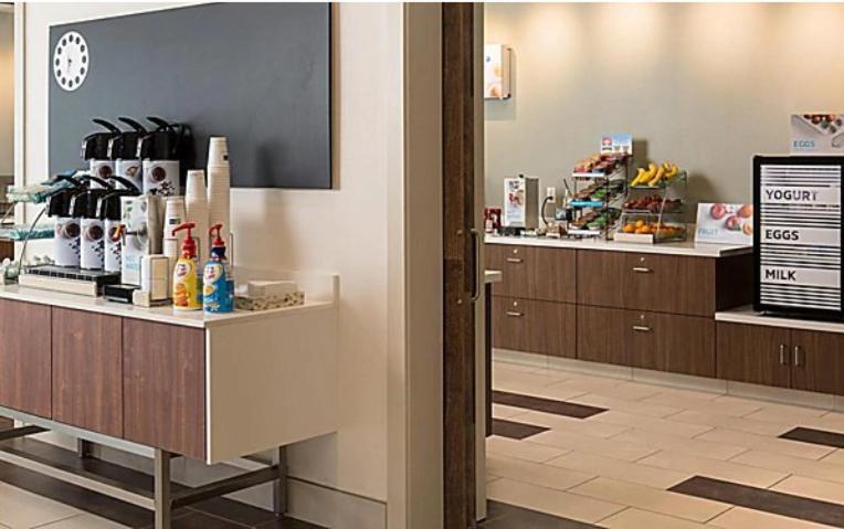 Holiday Inn Express Visalia-Sequoia Gateway Area By Ihg Exteriör bild